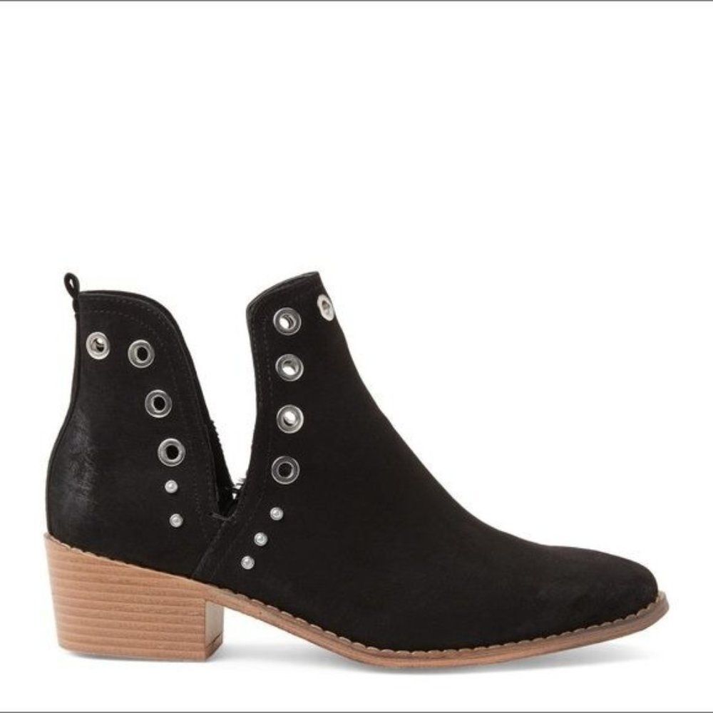 WANTED Western Rivet Grommet Ankle Boots Size 8.5 Black NWOB